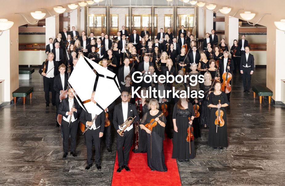 Orkestermusiker på röda mattan med instrument i handen, ordet "Göteborgs Kulturkalas" står skrivet i bild.